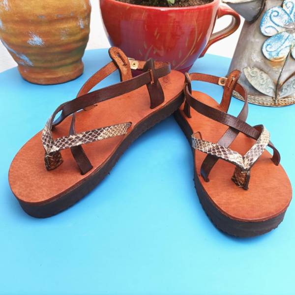 Χειροποίητο Δερμάτινο Γυναικείο Σανδάλι